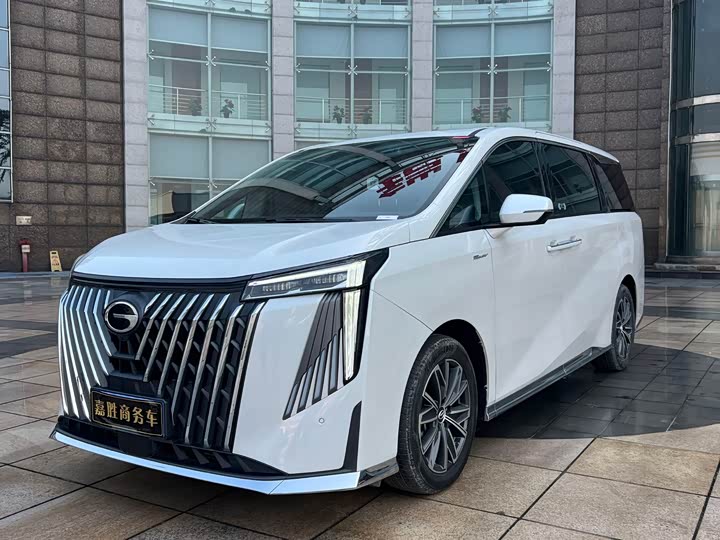 Фото 1 - GAC Trumpchi M8