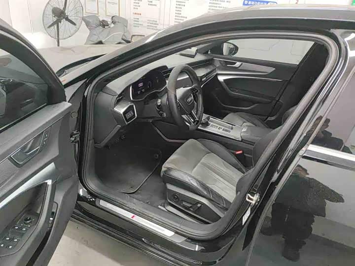 Фото 5 - Audi A6L Hybrid