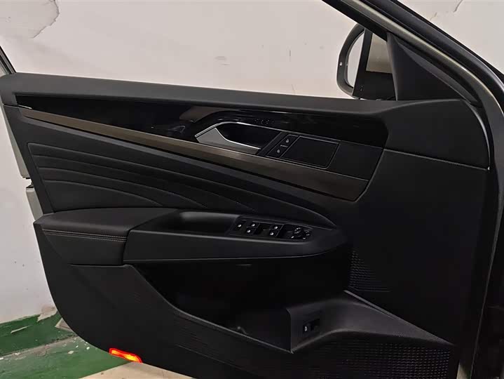 Фото 7 - Volkswagen Passat