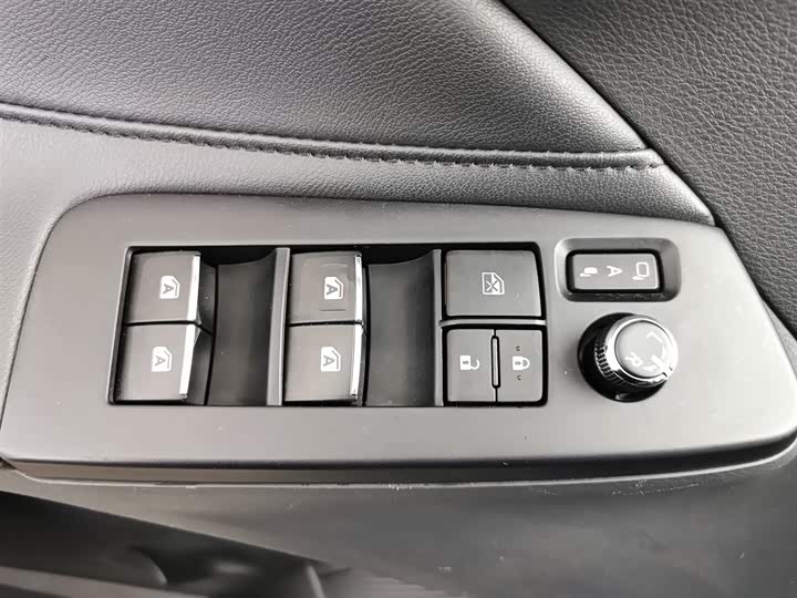 Фото 9 - Toyota Avalon