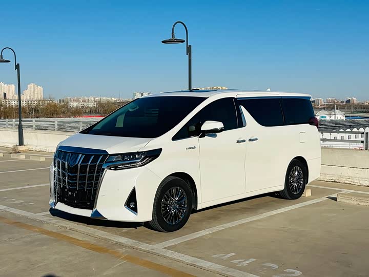 Фото 1 - Toyota Alphard