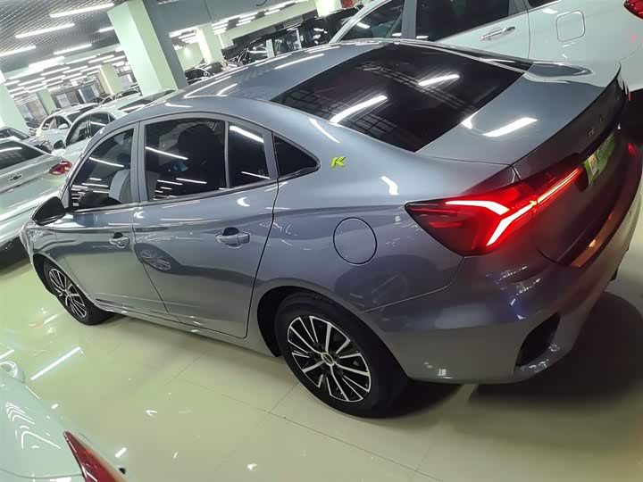 Фото 5 - Roewe i5