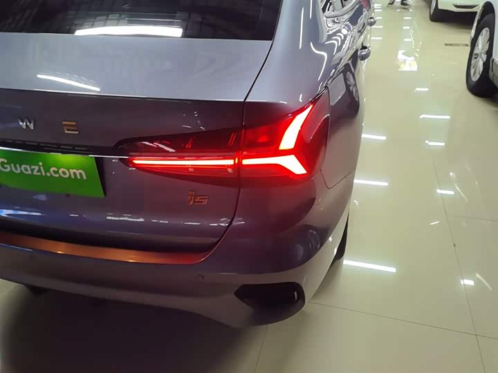 Фото 8 - Roewe i5