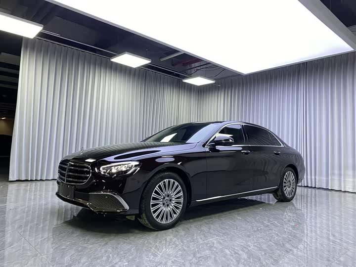 Фото 2 - Mercedes-Benz E-Class