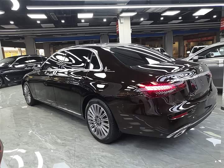 Фото 5 - Mercedes-Benz E-Class