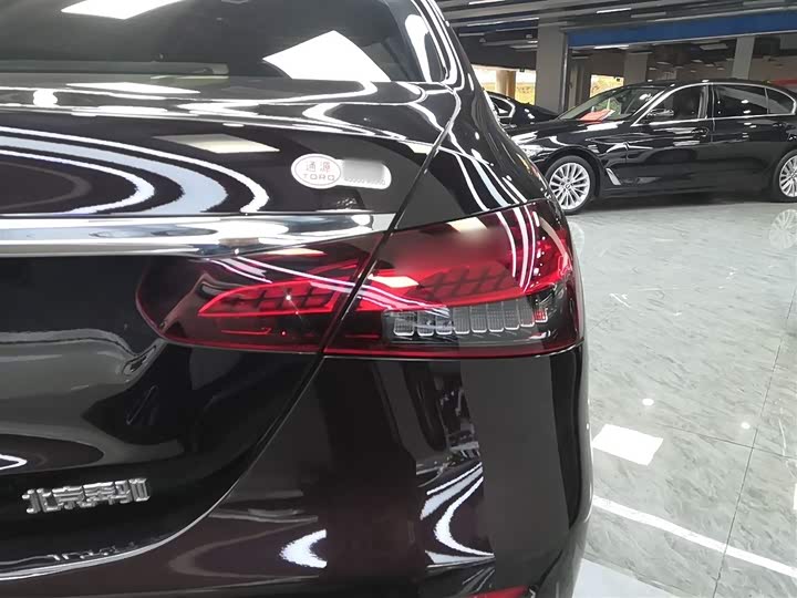 Фото 8 - Mercedes-Benz E-Class