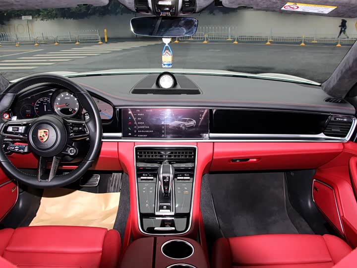 Фото 7 - Porsche Panamera