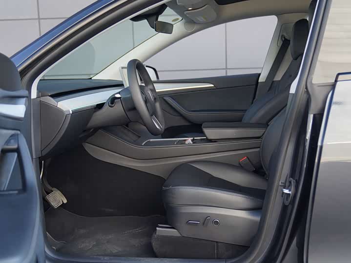 Фото 4 - Tesla Model Y