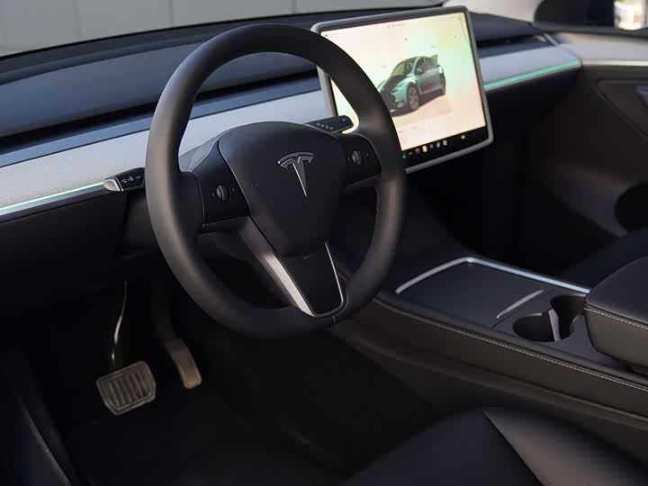 Фото 6 - Tesla Model Y