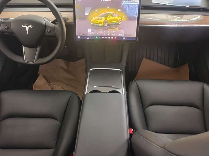 Фото 4 - Tesla Model 3