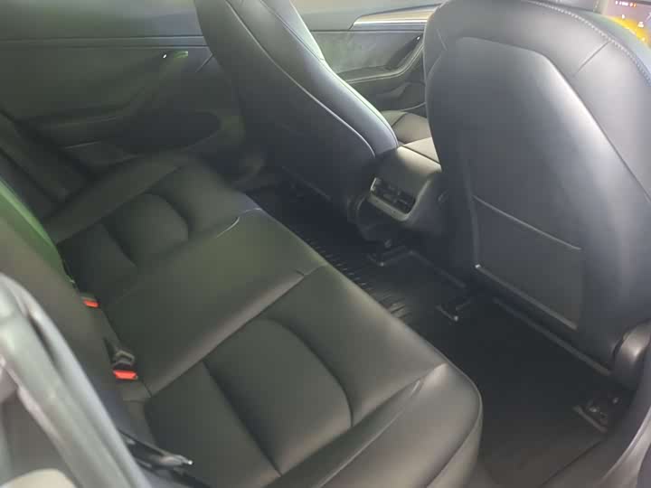 Фото 5 - Tesla Model 3