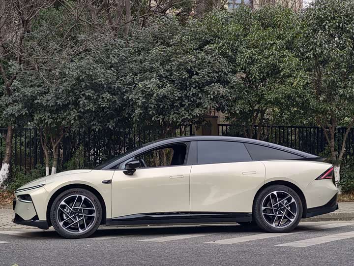 Фото 2 - XPeng F57