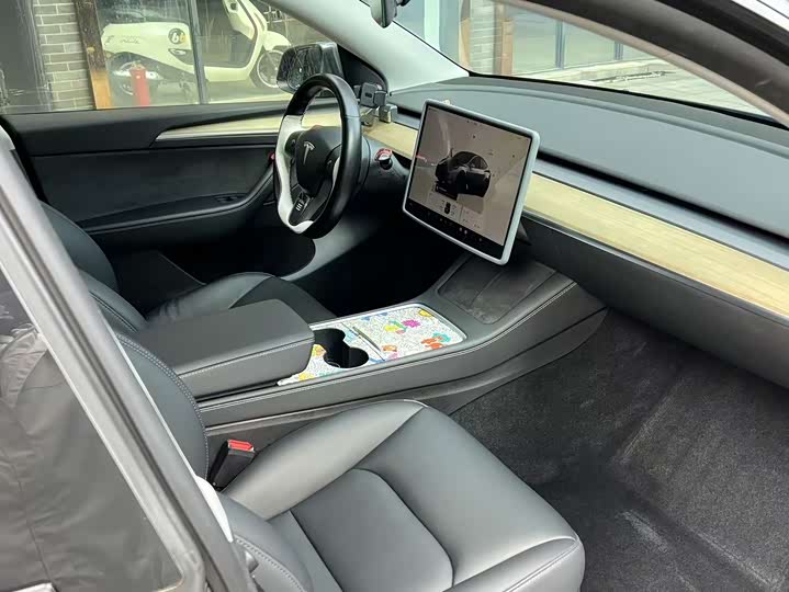 Фото 5 - Tesla Model Y