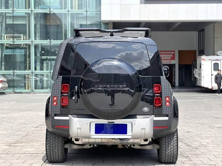 Фото 8 - Land Rover Defender