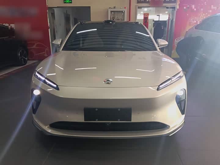 Фото 3 - Nio ET5T