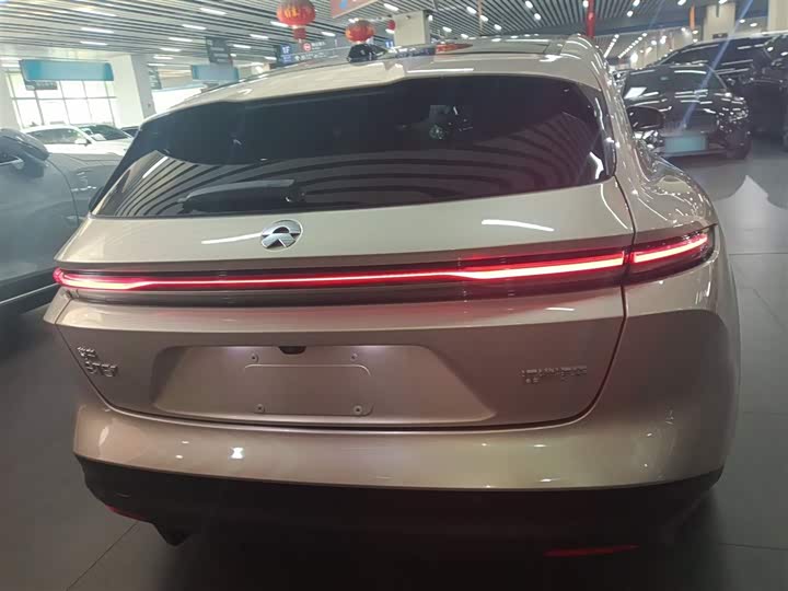 Фото 6 - Nio ET5T