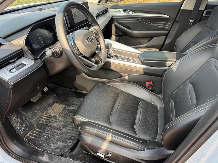 Фото 4 - Geely Preface