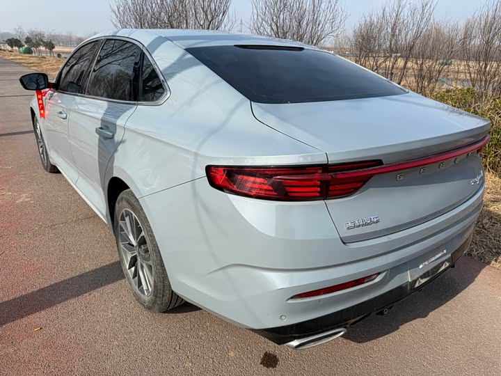 Фото 7 - Geely Preface