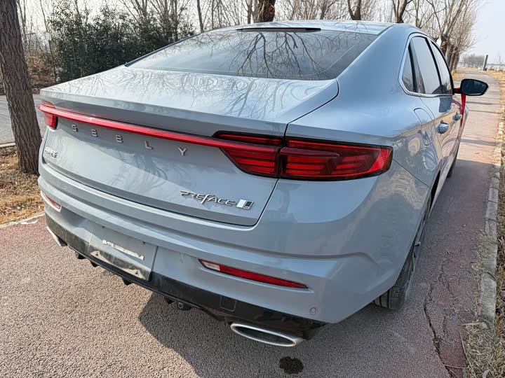 Фото 9 - Geely Preface