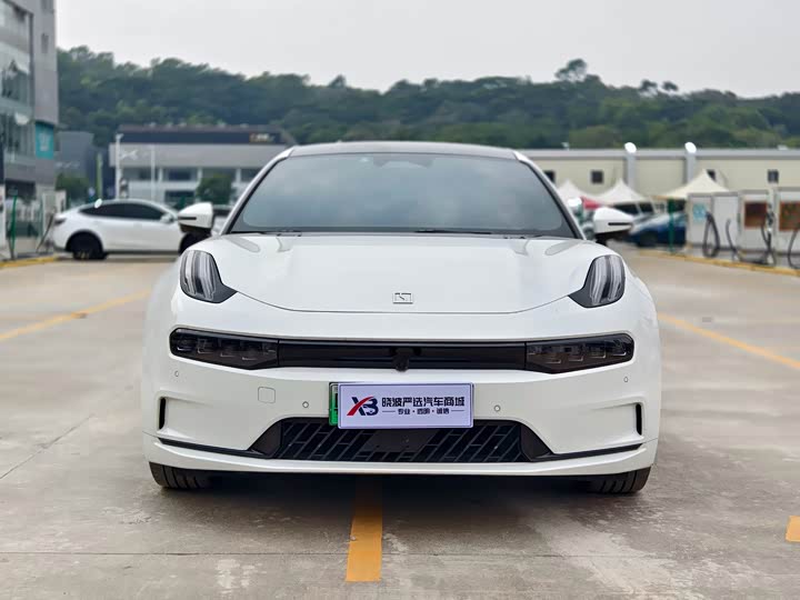 Фото 2 - Zeekr 001