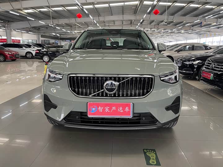 Фото 2 - Volvo XC40