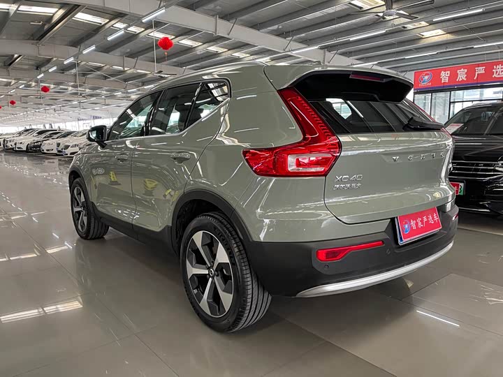Фото 5 - Volvo XC40
