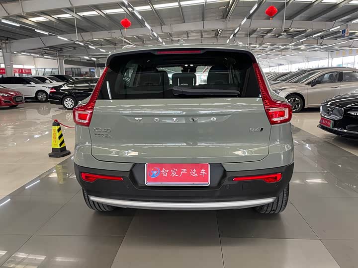 Фото 6 - Volvo XC40