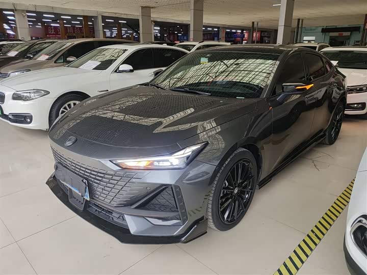 Фото 2 - Changan UNI-V