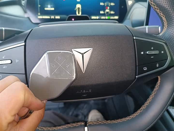 Фото 9 - Changan Deepal SL03