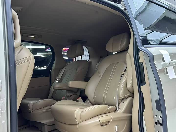 Фото 8 - Buick GL8 ES