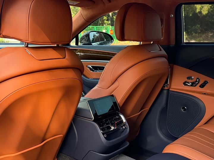 Фото 5 - Bentley Flying Spur