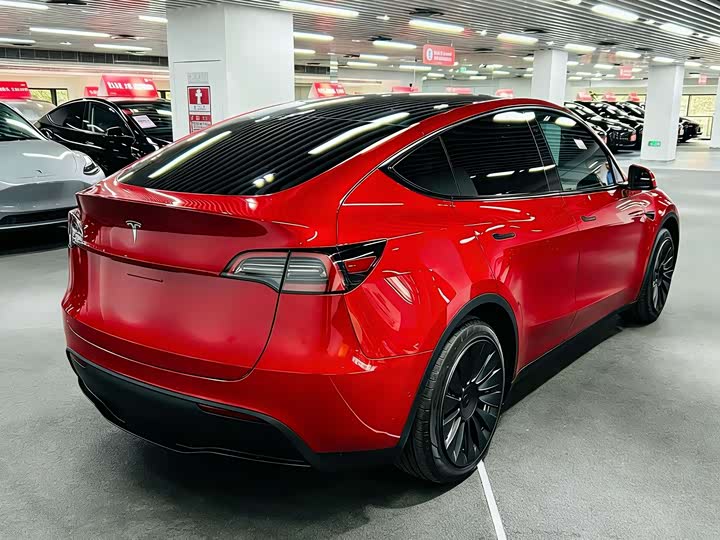 Фото 2 - Tesla Model Y