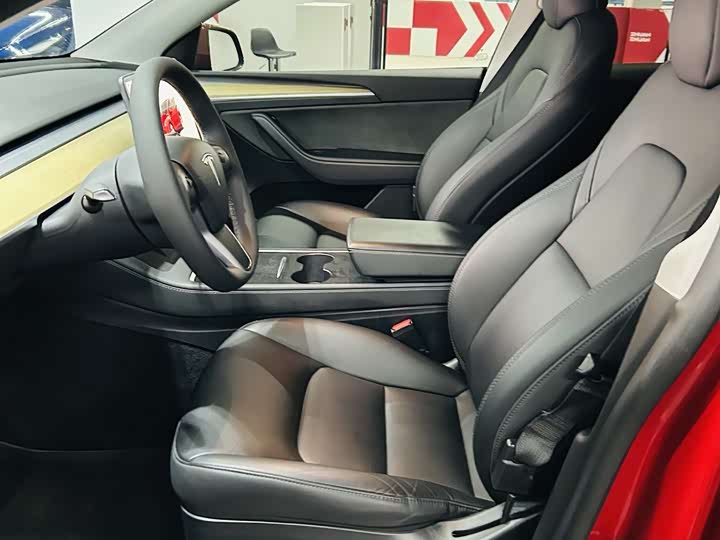 Фото 6 - Tesla Model Y