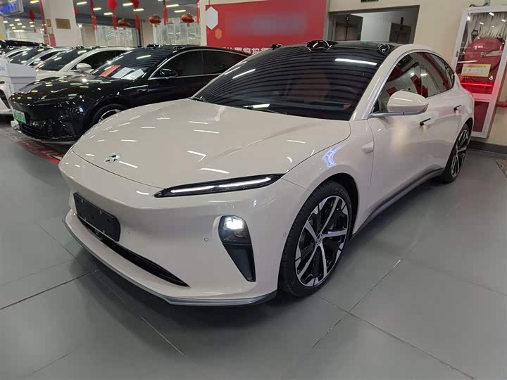 Фото 1 - Nio ET5