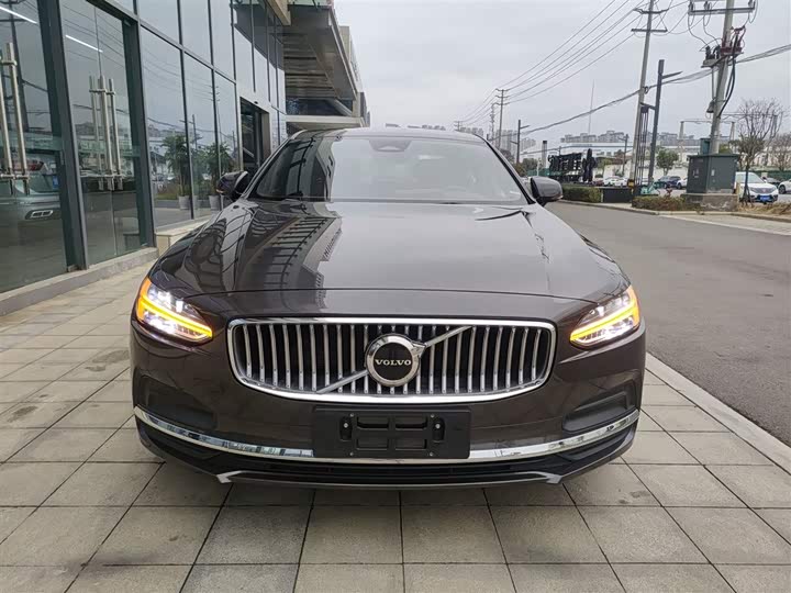 Фото 3 - Volvo S90