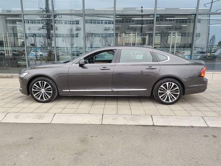 Фото 5 - Volvo S90