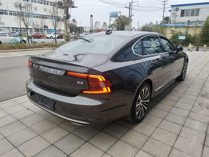 Фото 7 - Volvo S90