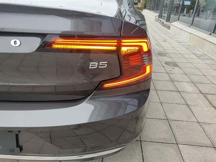 Фото 8 - Volvo S90