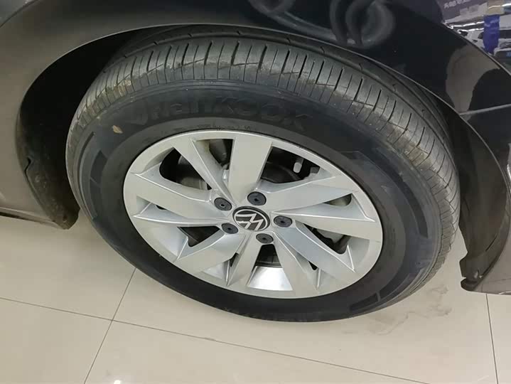 Фото 6 - Volkswagen Passat