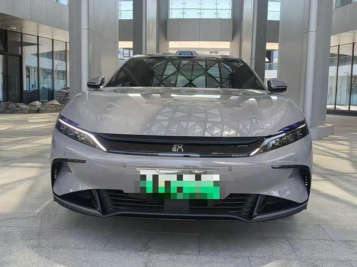 Фото 2 - BYD Han