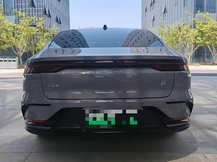 Фото 8 - BYD Han