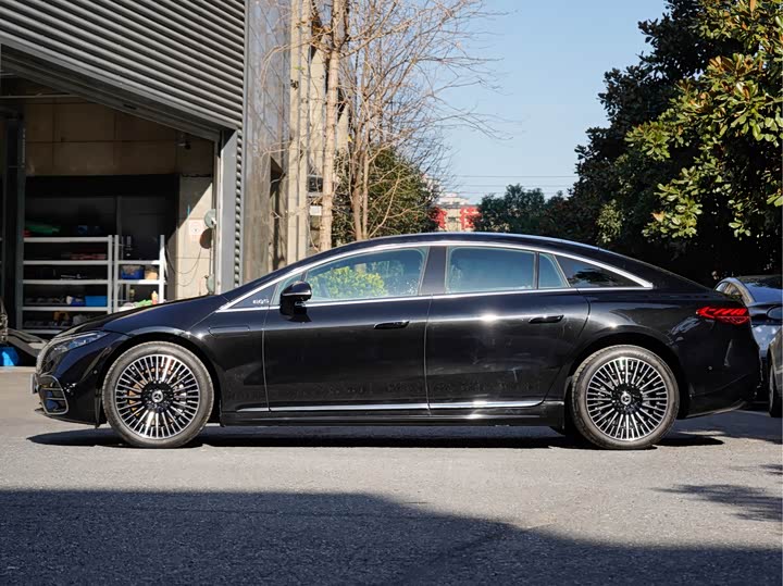 Фото 3 - Mercedes-Benz EQS