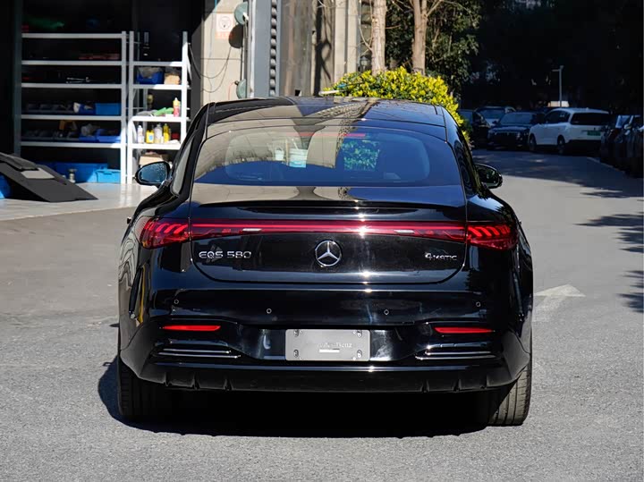 Фото 4 - Mercedes-Benz EQS