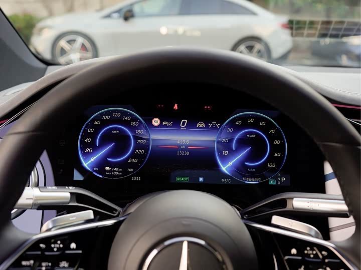 Фото 9 - Mercedes-Benz EQS