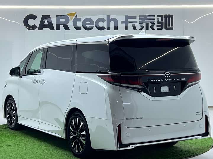 Фото 3 - Toyota Vellfire