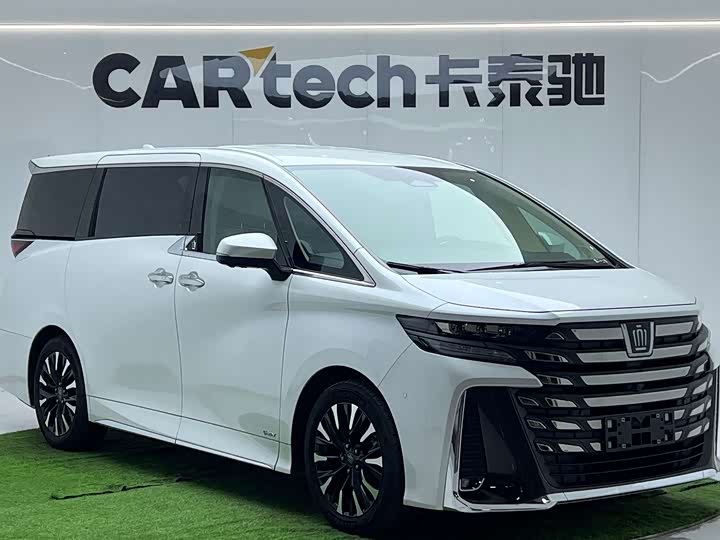 Фото 7 - Toyota Vellfire