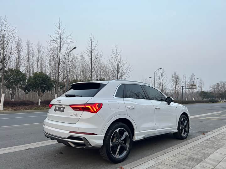 Фото 7 - Audi Q3