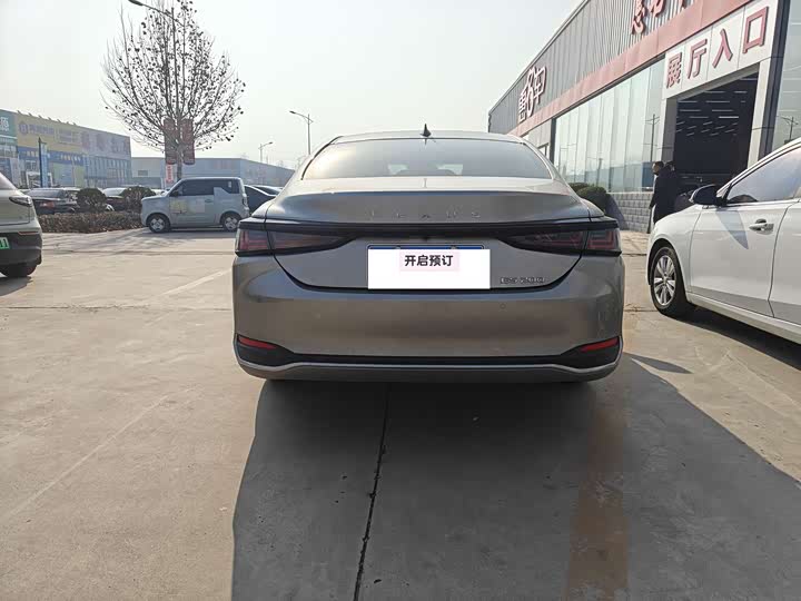 Фото 8 - Lexus ES