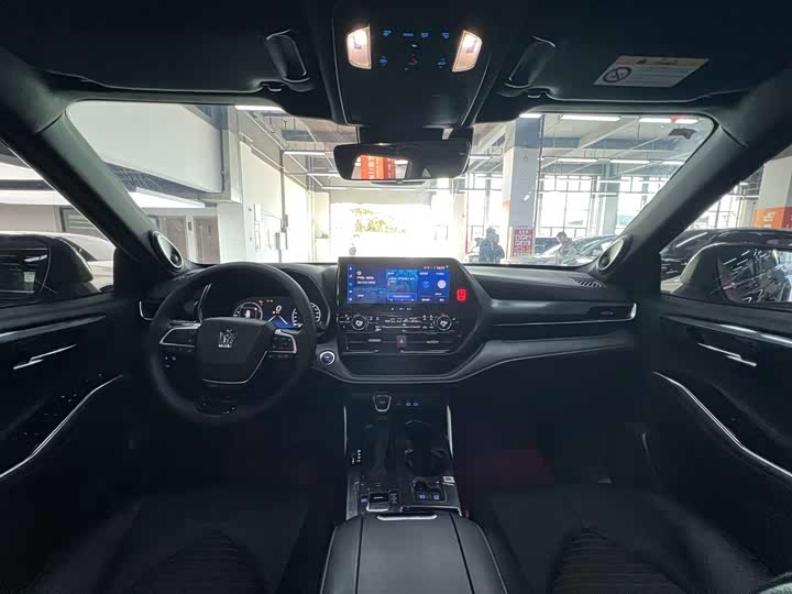 Фото 3 - Toyota Crown Kluger