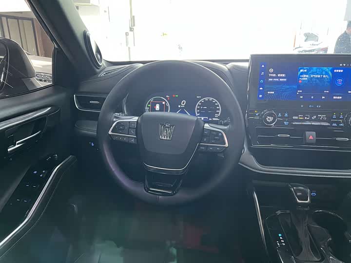Фото 5 - Toyota Crown Kluger